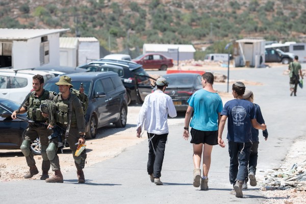 Jewish settlement braces for evacuation despite reports of possible compromise