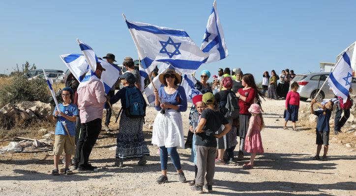 Thousands march across Judea and Samaria against Palestinian takeover of land