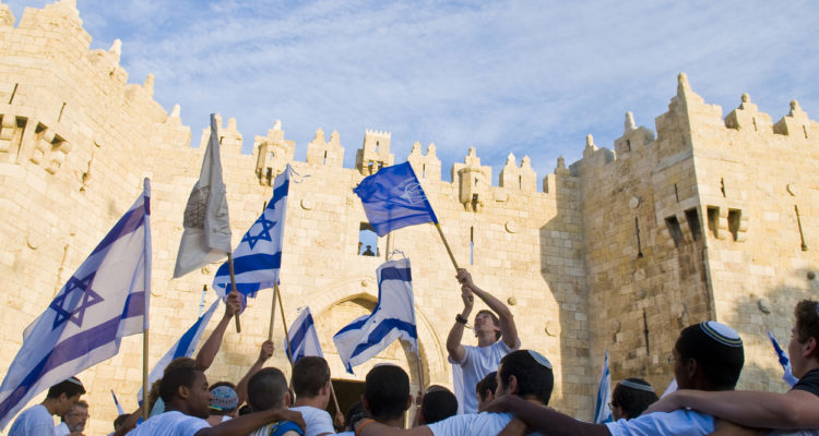 Hamas threatens rockets during Jerusalem Day flag march, slams ‘Jewish nonsense’