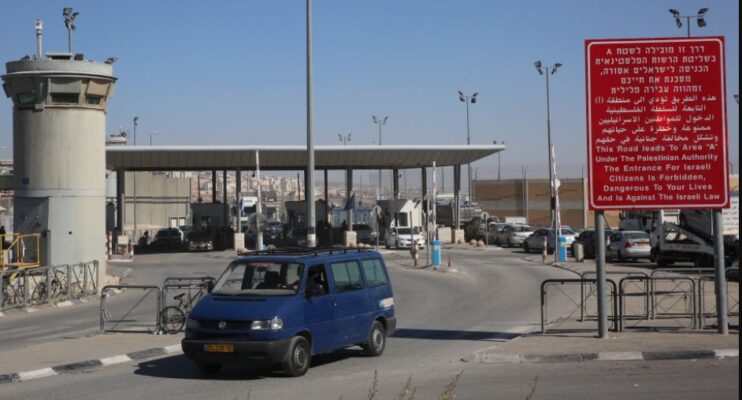 IDF soldier smuggling Palestinians busted at checkpoint