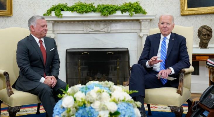 Jordanian king meets with Biden, pushes for Israeli-Palestinian peace talks
