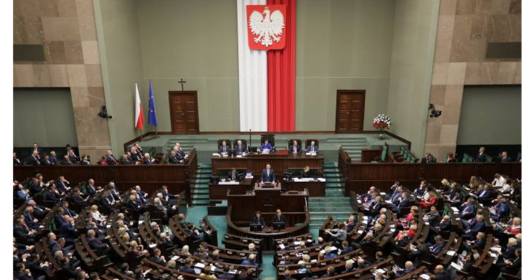 ‘Outrageous thievery’ – Israeli, US lawmakers slam Polish restitution law