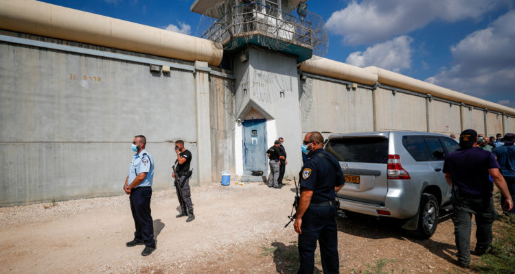Five fellow inmates helped terrorists escape Israeli prison