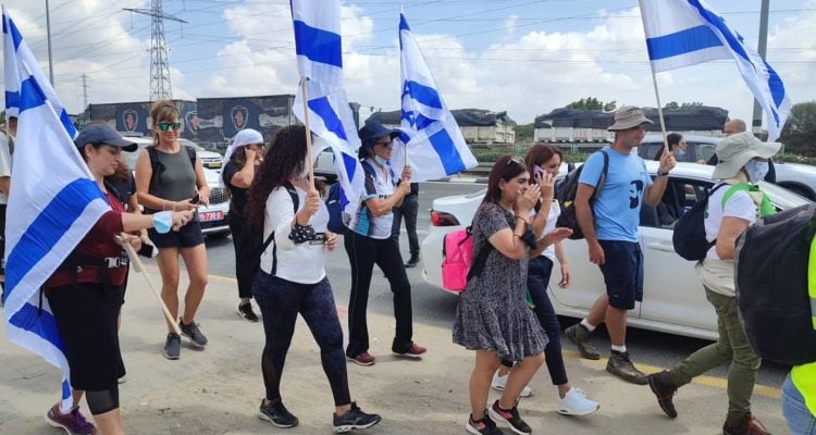 March of the Mothers protests in Tel Aviv, demands safety for Israeli soldiers
