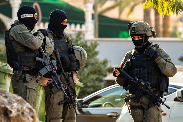 Did the Palestinian Authority join Israeli manhunt for escaped fugitives?
