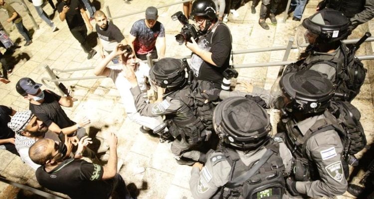 Muslims riot in Jerusalem, 4 arrested