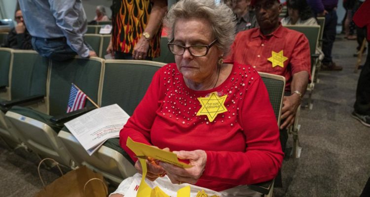 Mayor apologizes for supporting anti-maskers’ wearing Holocaust ‘yellow stars’