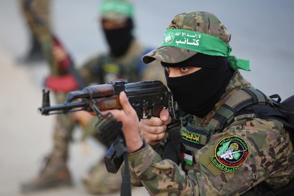 Hamas mobilizing students against Palestinian Authority