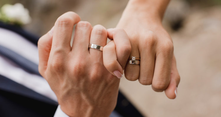BUSTED: ‘Jewish’ newlywed husband revealed to be a Muslim