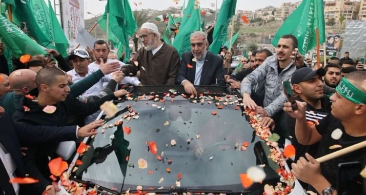 Hamas-linked Sheikh receives hero’s welcome release from Israeli prison