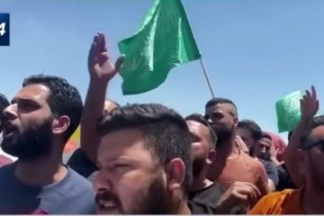 Hamas marchers in PA territory
