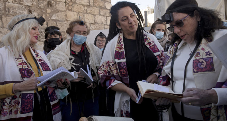 ‘Women of the Wall’ clash with Orthodox Jews at Western Wall, disobey security regulations