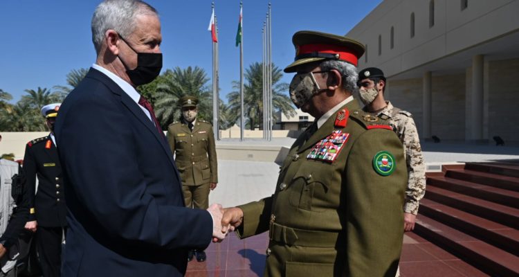 Signal to Iran: Gantz signs historic defense agreement with Bahrain
