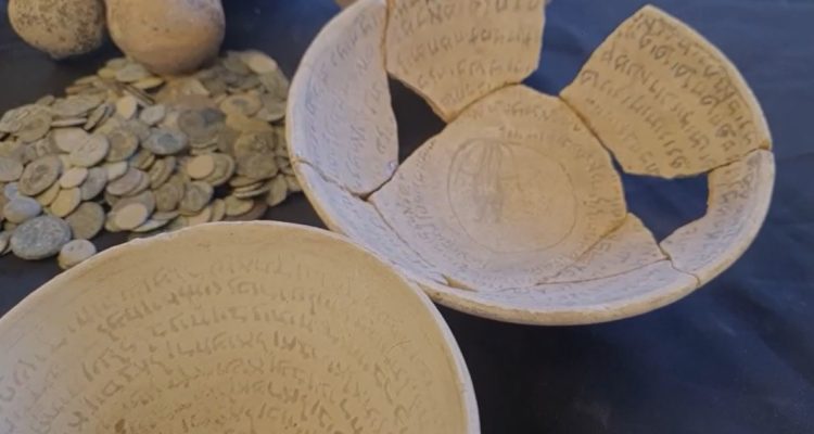 Police seize hundreds of ancient artifacts in Jerusalem raid