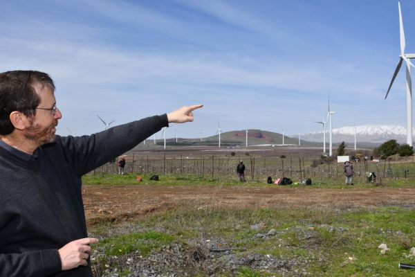 In possible jab at Moscow, Herzog pays surprise visit to the Golan