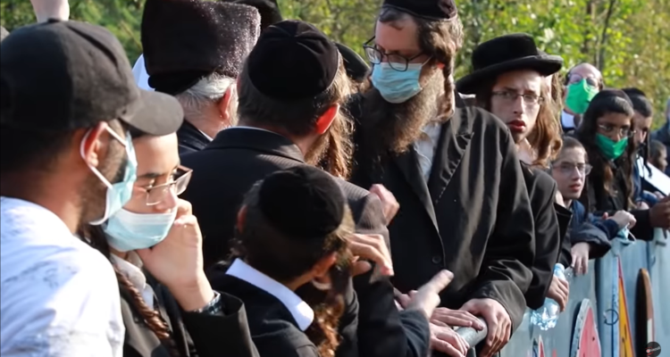 Report on Ukrainian Jewish refugees attacked by locals untrue, says local Chabad
