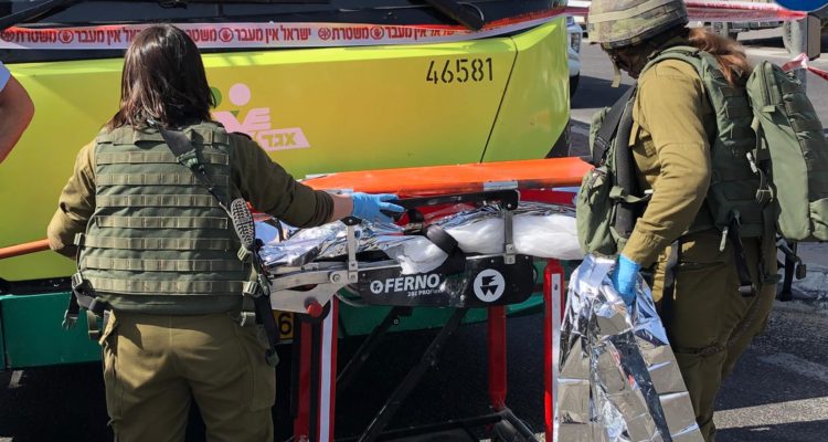 Stabbing attack in Judea, 1 wounded