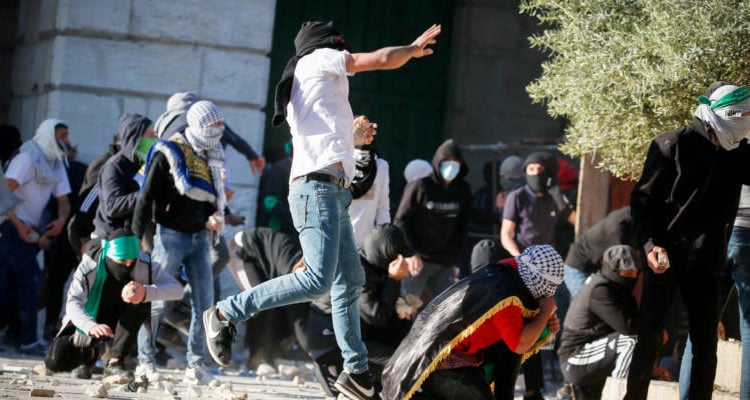 Muslims resume riots on Temple Mount