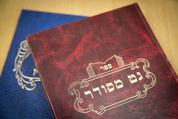 Jerusalem Rabbinical Court rules husband still married but wife not