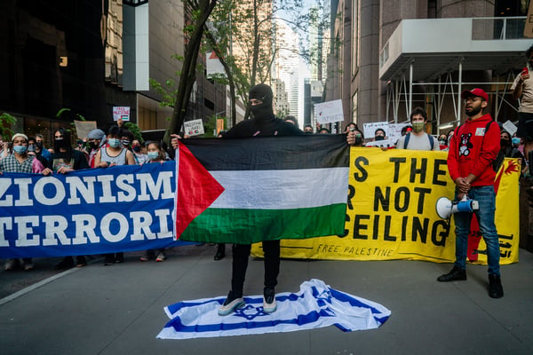 Antisemitism peaked in 2021, Israeli report warns on eve of Yom Hashoah