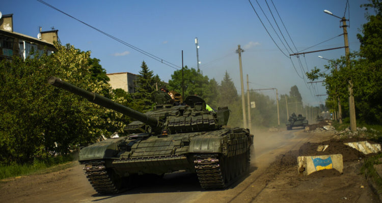Russians, Ukrainians fight block by block in eastern city