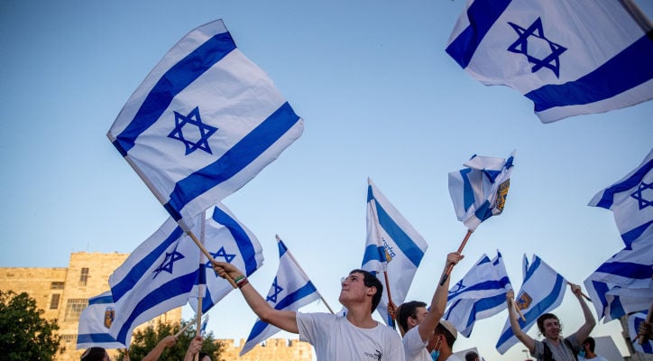 Authorities limiting attendance at Jerusalem Day flag march, number of Jews in Old City