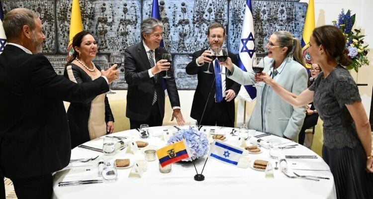 First-ever Ecuadorian presidential visit to Israel brings giant delegation