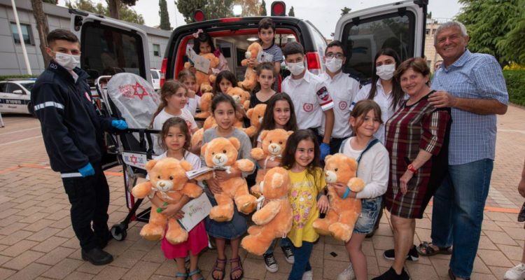 Israeli medical school transforms into Teddy Bear hospital for a day
