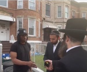 hasidic man returns wallet to black man.v2