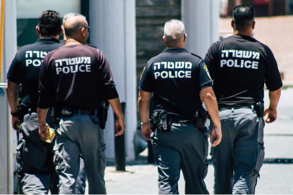 Former Israeli police officers now guard mafia bosses – report