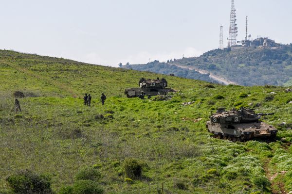 Israeli forces fire warning shots after Lebanese troops cross Blue Line