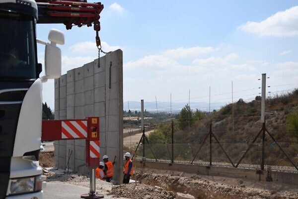 IDF begins reinforcing, extending security barrier in Samaria