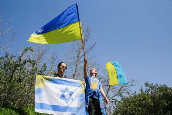 Israel sends more protective gear to Ukraine