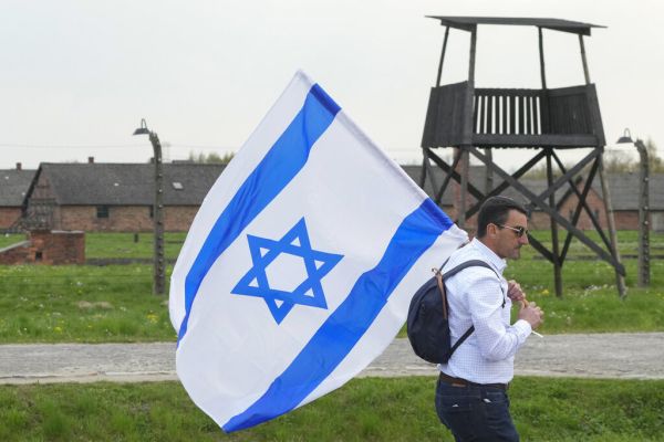 Israel, Poland restore relations a year after Holocaust property spat