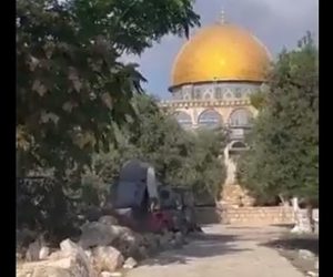 Muslim Waqf dumps garbage at Temple Mount.v1