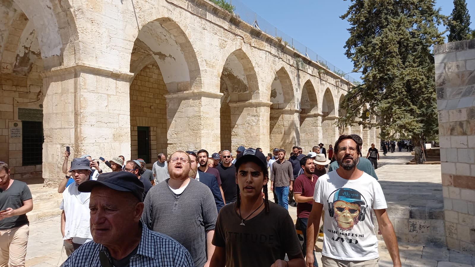 Watch Jews Visit Temple Mount En Masse On Tisha Bav World Israel News 