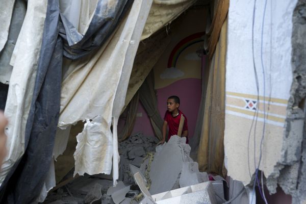 Qatar to fund reconstruction of destroyed Gaza homes