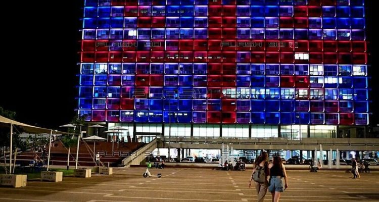 Tel Aviv lights City Hall with Union Jack to honor Queen Elizabeth II