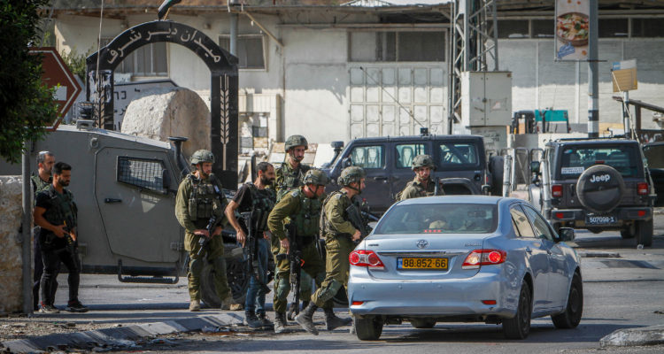 Israeli forces arrest 2 terrorists behind Samaria shooting attack
