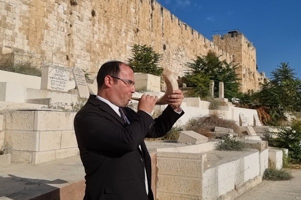 MK’s shofar-blowing ‘provocation’ could trigger war, warns police chief