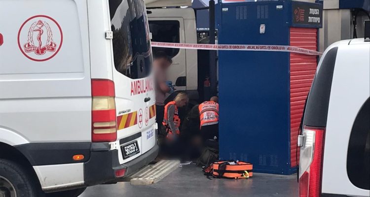 3 dead, 6 wounded in Ariel terror attack