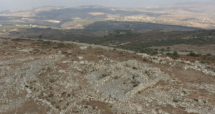 Defense minister pledges to safeguard archaeological site from Palestinian damage