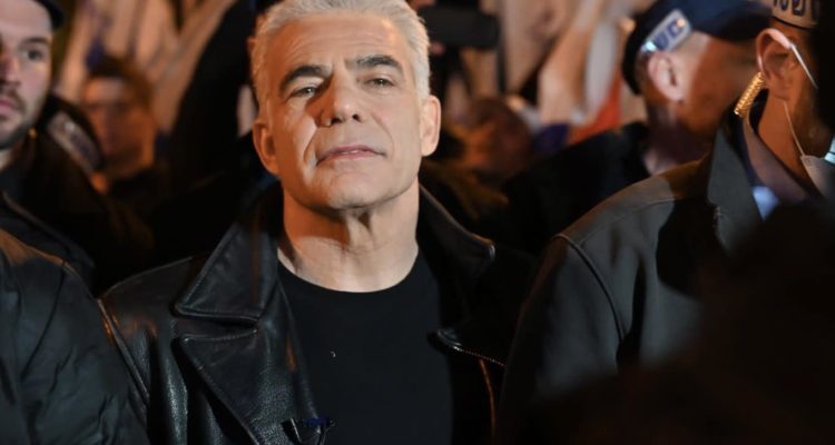 Lapid vows to defeat ‘terror-supporting’ Netanyahu government