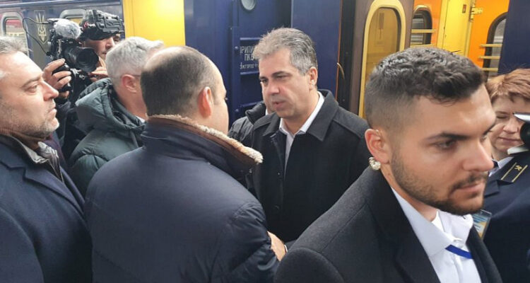 Israeli foreign minister arrives in Ukraine, set to meet with Zelensky