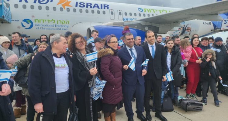 Jewish majority in Israel drops as non-Jewish immigration jumps
