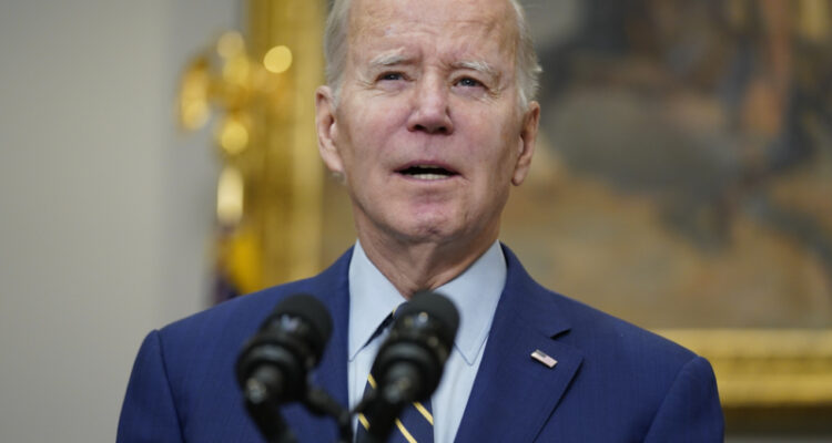 On spur of the moment, Biden singles out antisemitic lawmaker for praise