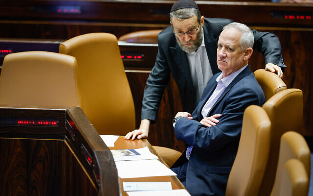 Report: Ultra-Orthodox lawmaker working to bring Gantz into Netanyahu government