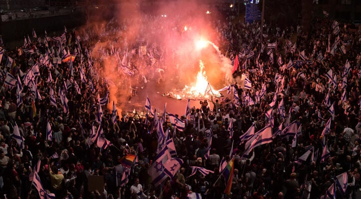 Mass protests roil Israel overnight – ‘Bibi declared civil war’