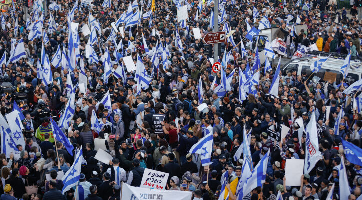 Fighting back: Tens of thousands of demonstrators back judicial reform