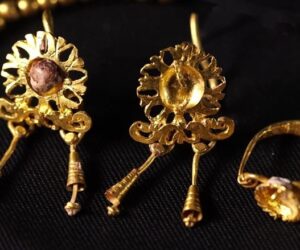 Gold jewelry archaeology
